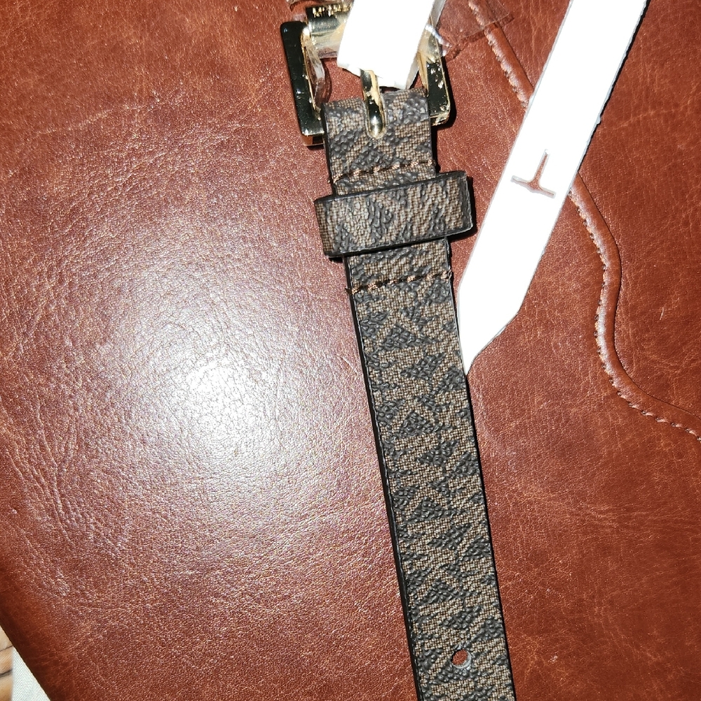 1DayOnly PRICE CUT‼️NWOT M.M. KORS brown/gold Monogram Belt. Synthetic Materials